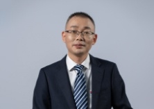 副總裁：丁成車（總法律顧問、代行財務(wù)負(fù) 責(zé)人兼董事會秘書）