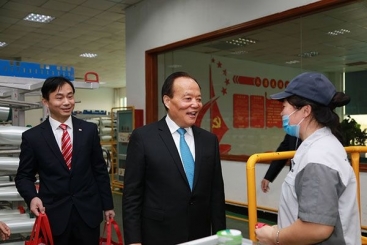 大年初一，張毓強(qiáng)總裁慰問堅(jiān)守崗位員工