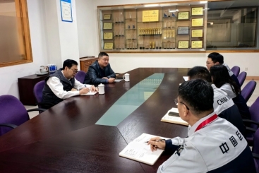 中國(guó)巨石董事長(zhǎng)劉燕調(diào)研科技創(chuàng)新工作，并看望慰問浙江省人大代表顏小莉